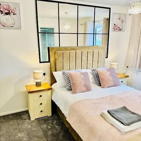 Luxury 4 Bed House In Coventry Vila Exterior foto