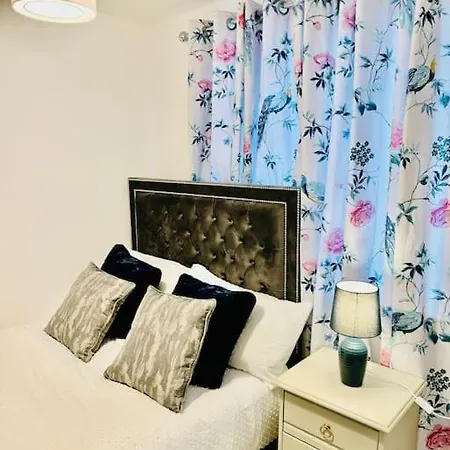 Luxury 4 Bed House In Coventry Vila Exterior foto