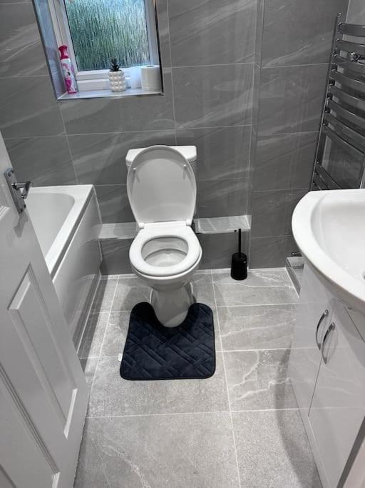Casa de Férias Luxury 4 Bed House In Coventry